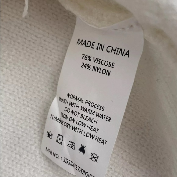 Simplee White Pom Pom Knit Sweater Chic Textured Cozy Winter Pullover. - Picture 6 of 8